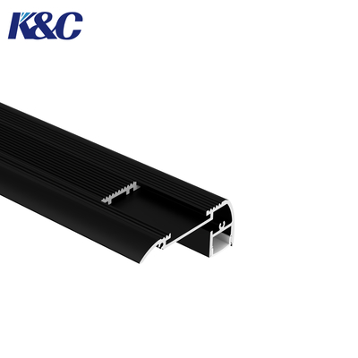 İyi bir fiyat. 6063 Alüminyum LED Merdiven Profili 65,0x27,5mm Özel Uzunluk çevrimiçi