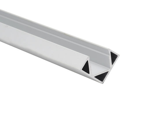 İyi bir fiyat. 90 Derece 18x18mm Buzlu 6063 T5 LED Köşe Profili çevrimiçi
